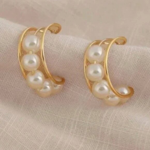 ⭐️❤️FREE Pearl Hoop Boho Classy Peasant Minimal Hipster Hip Moon Modern Earrings - Picture 1 of 6
